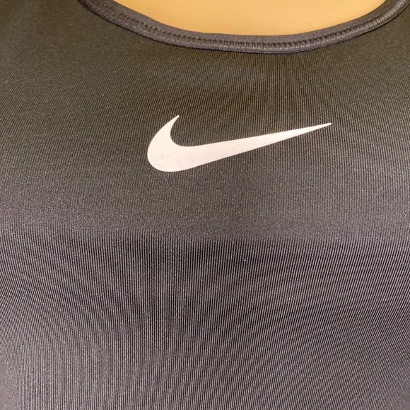 Nike Black Medium Impact Racerback Sports Bra Size Medium??  VGC - Picture 2 of 3